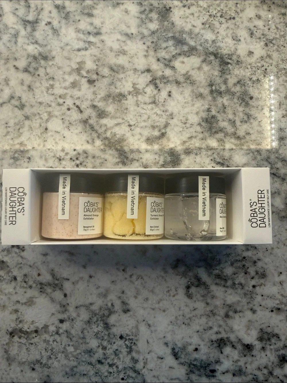 Exfoliate & Nourish Bodycare Set - White